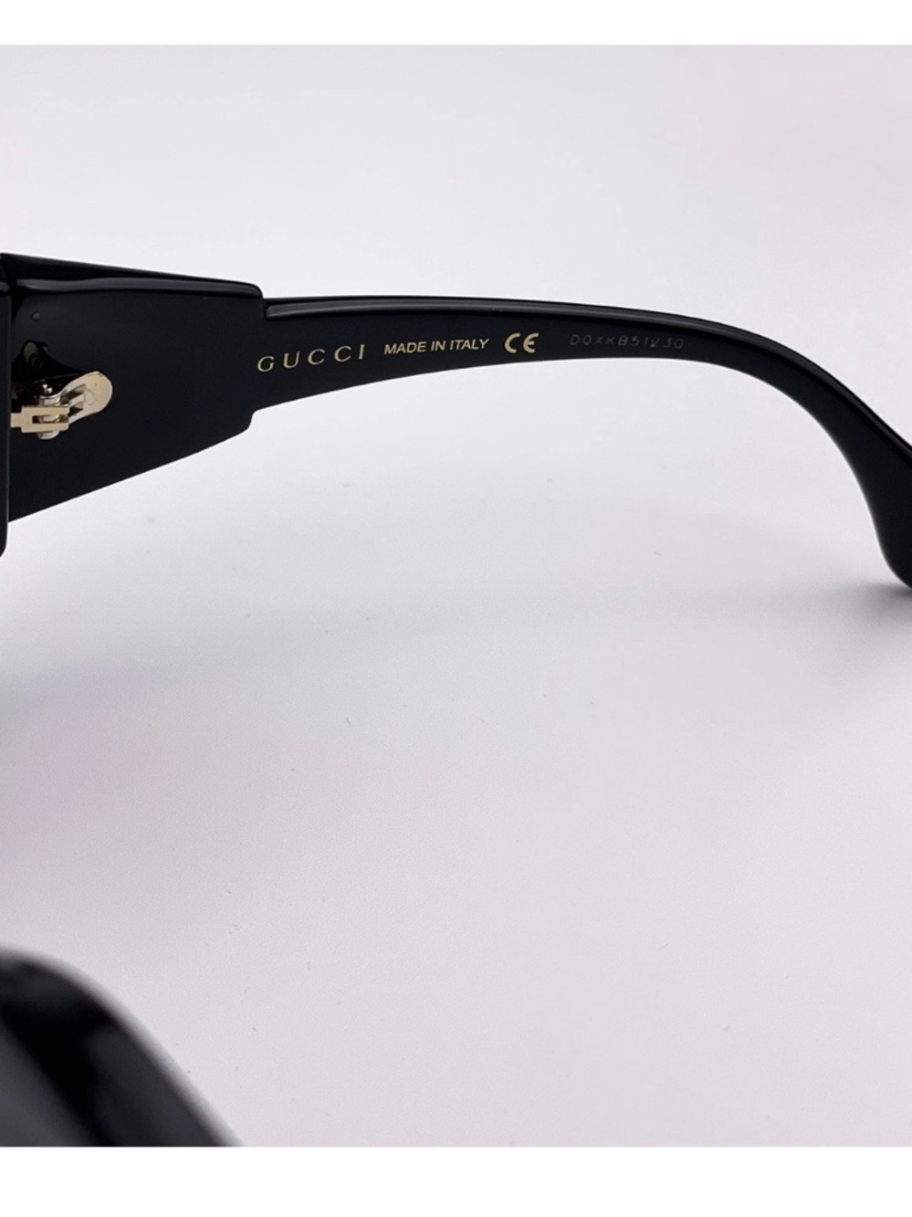 Gucci Black Oversized Fashion Sunglasses - Picture 8 of 9